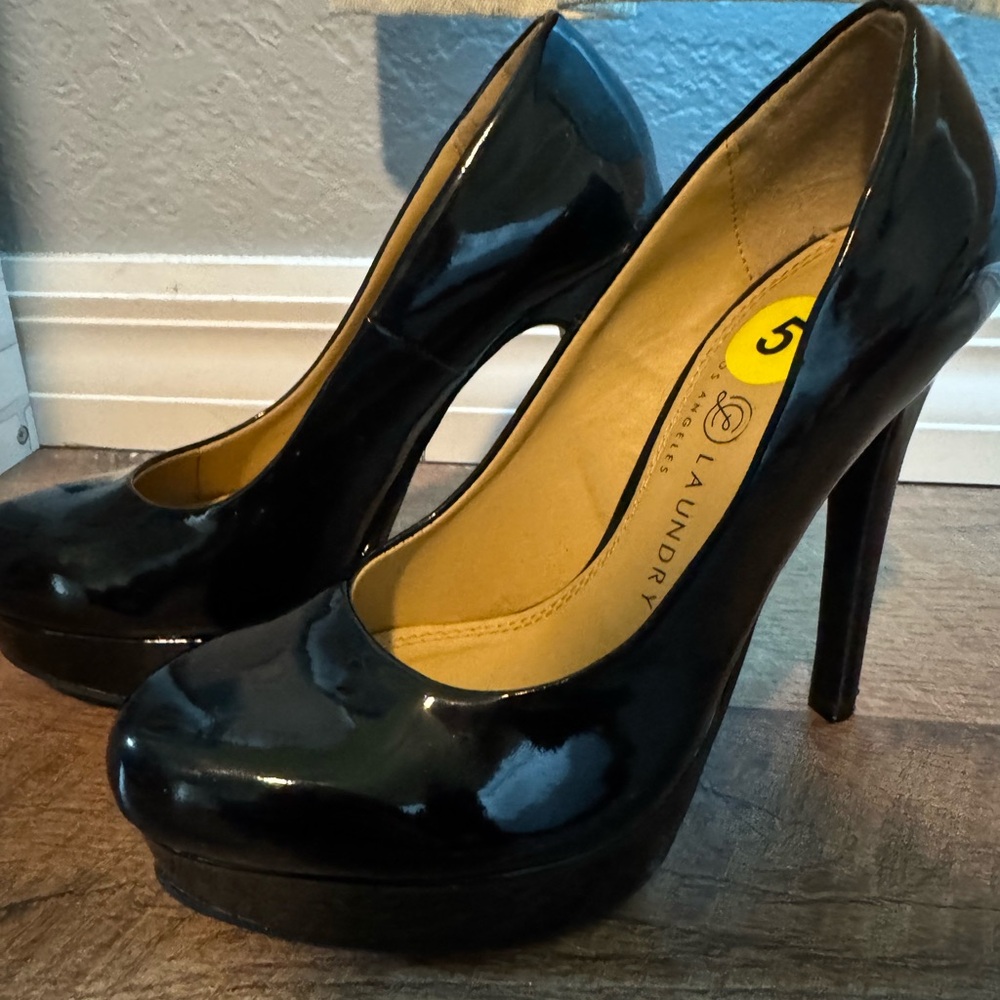 Laundry By Shelli Segal Black Platform Heels